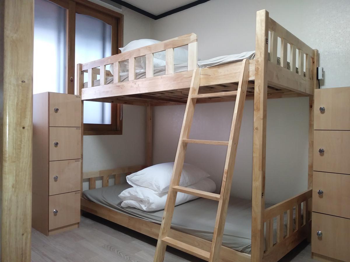 Busan Backpackers Buitenkant foto