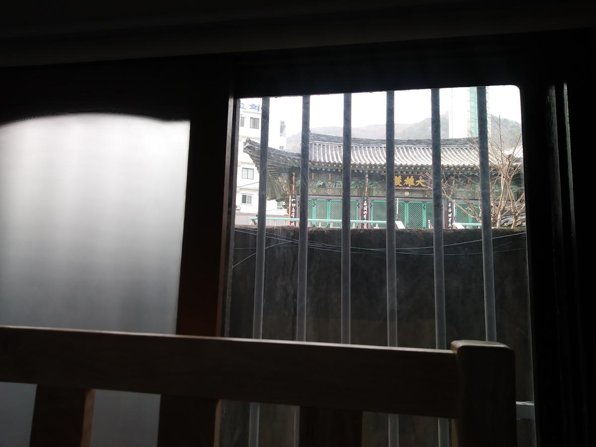 Busan Backpackers Buitenkant foto