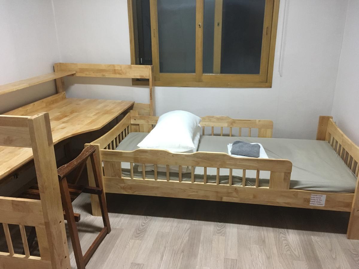 Busan Backpackers Kamer foto