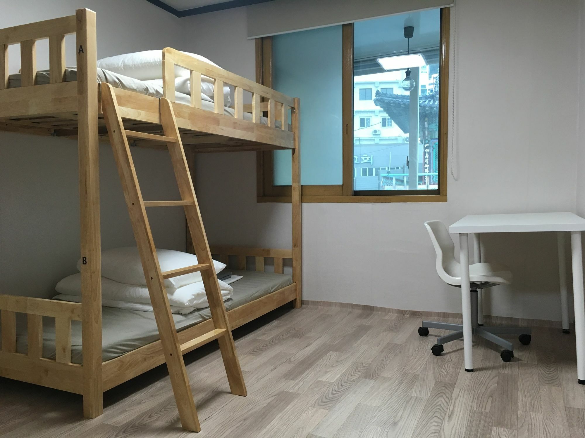 Busan Backpackers Buitenkant foto